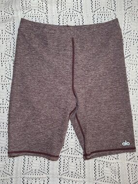 ALO Yoga women ’s Heathered Maroon Athletic Bike Shorts
